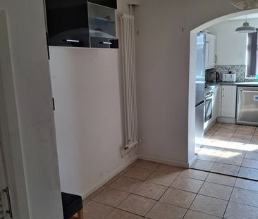 Room in a Shared House, Ashton Drive, BS3 - Photo 2