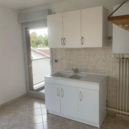 Location Appartement 1 pièce 51m² STE FOY LES LYON 69110 - Photo 4