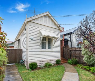TWO BEDROOM HOME WITH LARGE REAR GARDEN - Photo 4