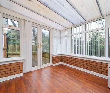 Springfield Park, Johnstone, PA5 - Photo 2