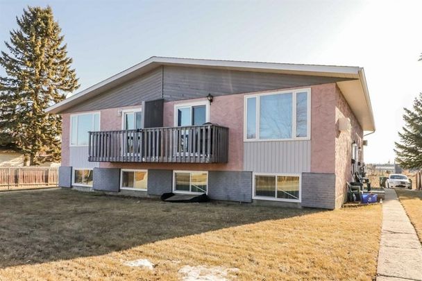 Newly Renovated, 2 Bedroom Unit in Normandeau!! - Photo 1