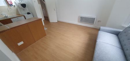 1 bedroom flat to rent - Photo 5