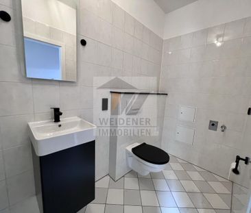 Untermhaus! Einbauküche! Modernisierte Singlewohnung mit schicken Bad! - Photo 3