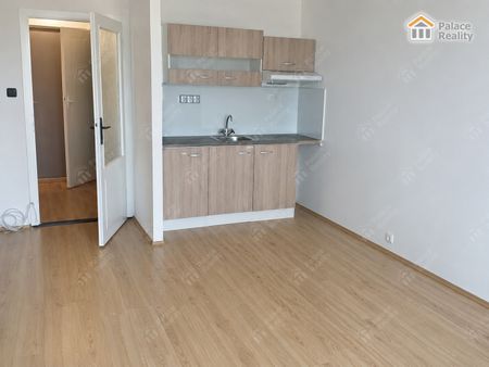 Pronájem bytu 1+kk a garsoniéry 32 m² - Photo 4