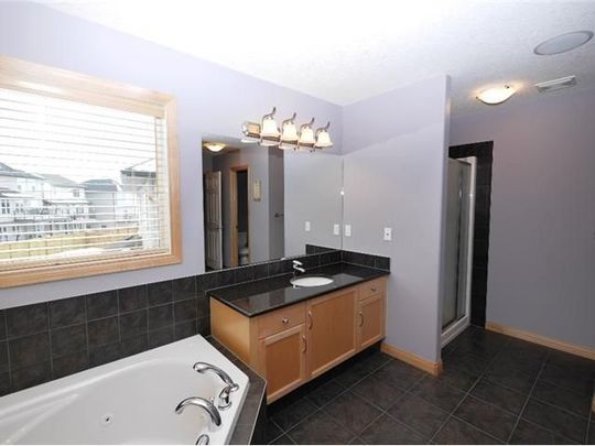 426 Sherwood Place NW, Calgary - Photo 1