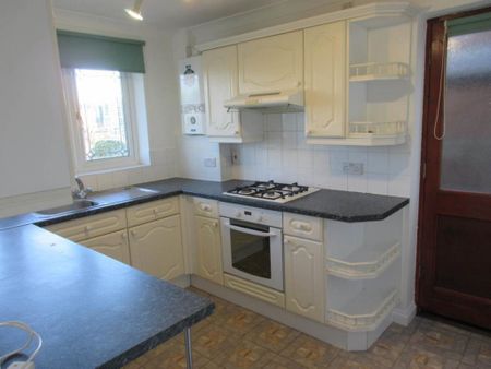 3 bedroom detached house to rent - Photo 5