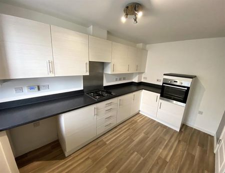 4 Bedroom Semi Detached To Let - Photo 5