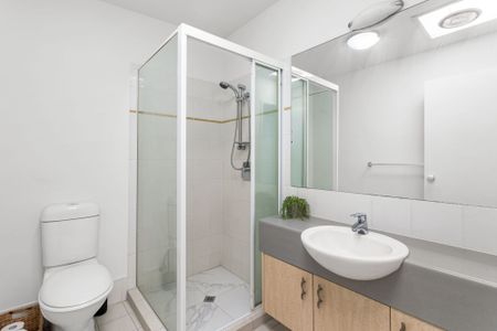 APARTMENT WITH 3 BEDROOMS, 2 BATHROOMS & 2 CAR SPACES IN THE HEART OF FORTITUDE VALLEY - Photo 5