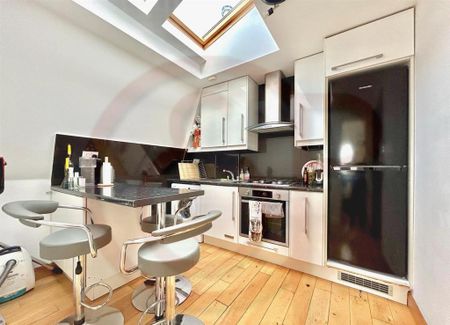 3 bedroom flat to rent - Photo 4