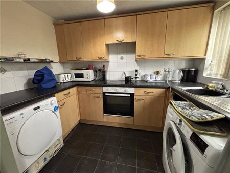 2 bedroom flat to rent - Photo 4