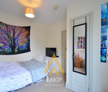 6 bedroom terraced house to rent - Photo 4