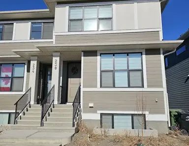 Stunning 3 Bedroom + Den Duplex for rent in Rockland Park! | 230 Haskayne Drive Northwest, Calgary - Photo 1