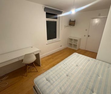 Room in a Shared Flat, Double Room, NW10 - Photo 3