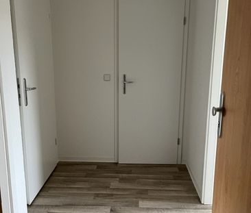 Schöne 2 Raum-Wohnung mit Balkon und Badewanne - Foto 3