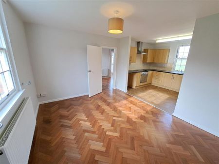 3 bedroom detached house to rent - Photo 3