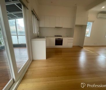 Renovated Family Home in Prime West Footscray Location - Photo 4