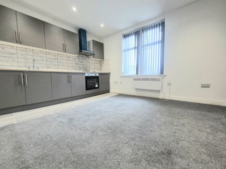 Denholme Gate Road, Halifax, Hipperholme - Photo 2