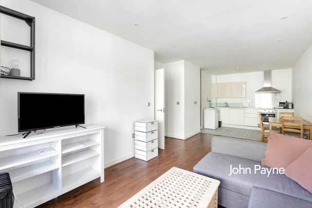 Union Park, London, SE10 - Photo 1