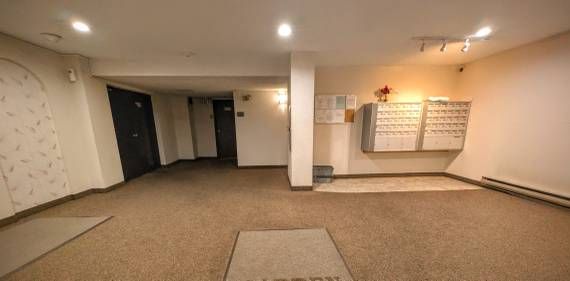 Great Location! Spacious One bedroom & Den - Photo 2