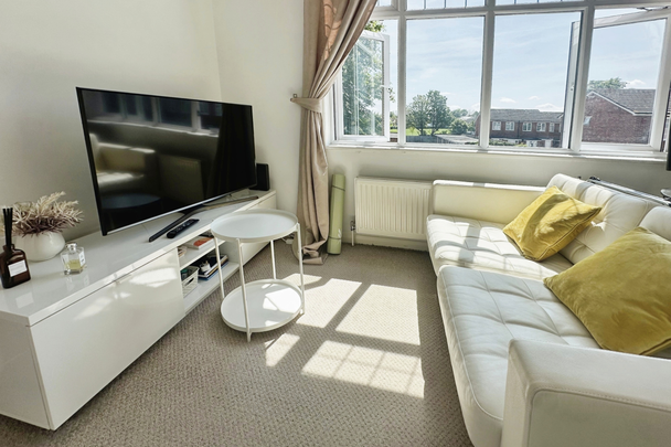 Camborne Road, SUTTON - Photo 1