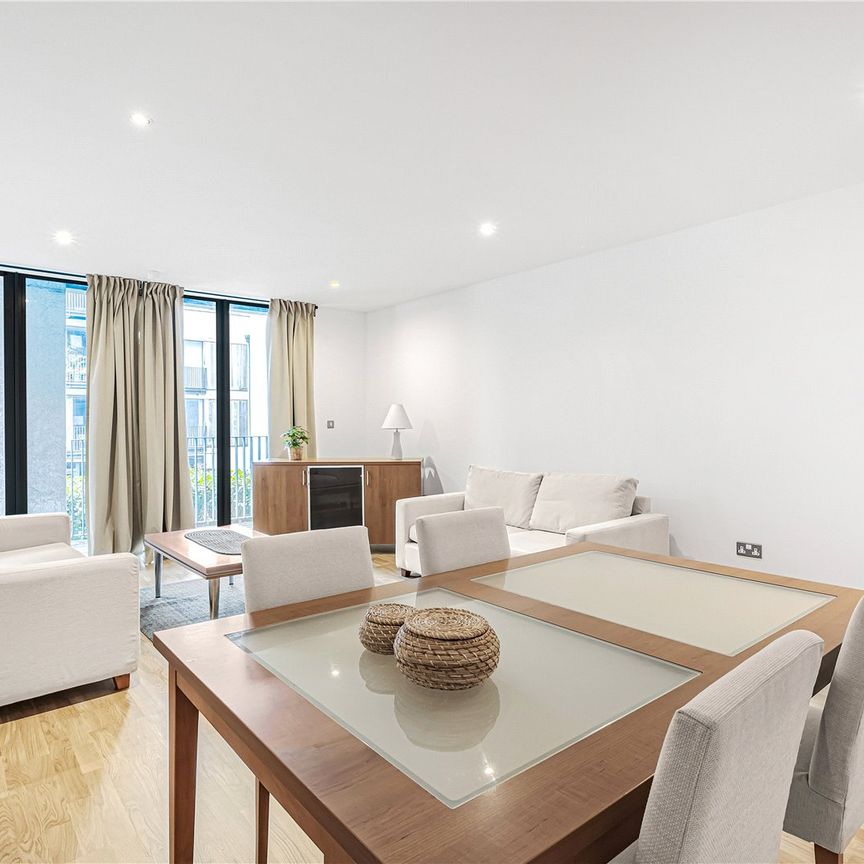 Antonine Heights, City Walk, London, SE1 3DB - Photo 1