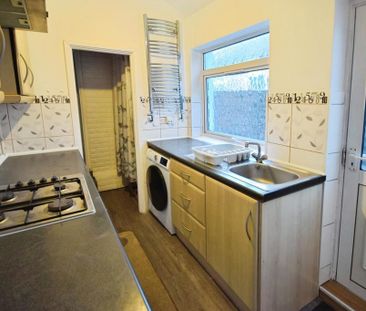 2 bedroom semi-detached house to rent - Photo 6