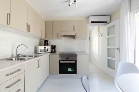 Travessia de Sant Antoni, Barcelona, Catalonia 08012 - Photo 5