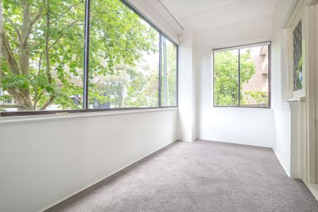 Two Bedroom Apartment Plus Sunroom - Photo 5