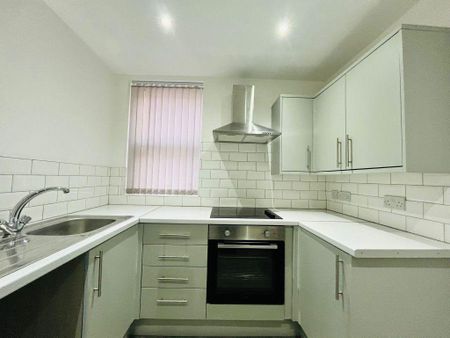 2 bedroom flat to rent - Photo 3