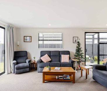 Exceptional 3-Bedroom Family Home in Belfast - Unfurnished - Photo 2