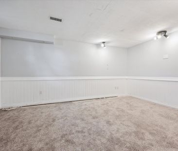 For Lease - 424 Benesfort Court, Kitchener, Ontario - Photo 2