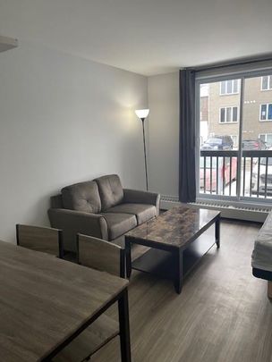 Studio 1450 LATERRIÈRE - Photo 1