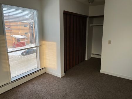 IN SUITE LAUNDRY! 2 BED TOP FLOOR SUITE SMALL PET FRIENDLY! - Photo 4