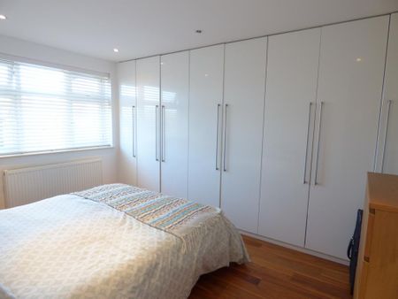 4 bedroom semi-detached house to rent - Photo 5