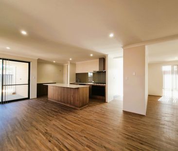 Modern Family Home - Photo 6
