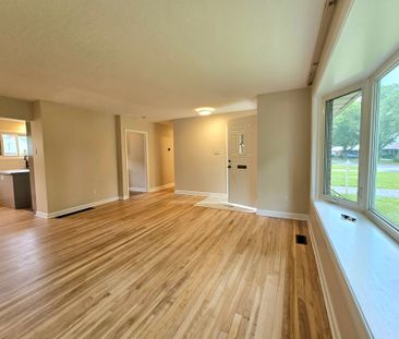 For Lease - 2368 Drury Lane Unit# Main, Parkway Park - Queensway Te... - Photo 5