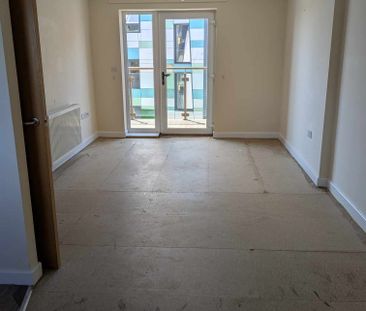 ***** Apply Online -Strand Mews, 1 bed with study & walk in shower ... - Photo 5