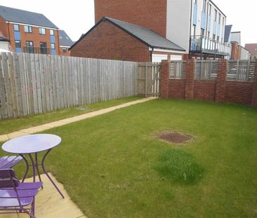 4 Bedroom House - Photo 2