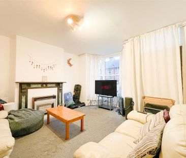 36 Hunter Hill Road, Hunters Bar, Sheffield - Photo 1