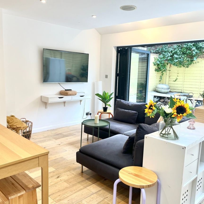 2 Bed Flat, Archel Road, W14 - Photo 1