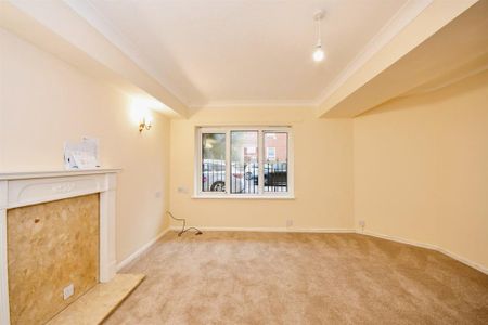 1 bedroom retirement property to rent - Photo 3