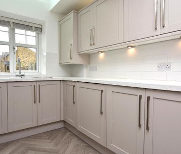 3 bedroom semi-detached house to rent - Photo 6