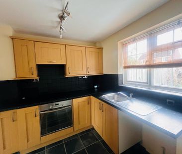 2 bedroom terraced house to rent - Photo 4