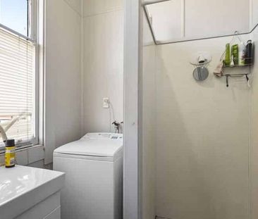 Central Living - Photo 3