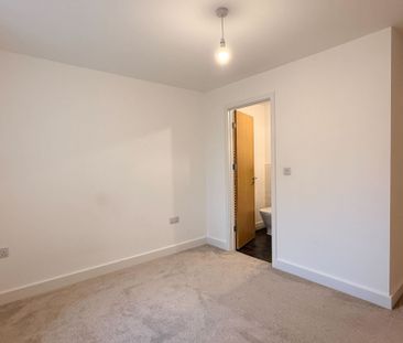 Firepool Crescent, Taunton - Photo 3