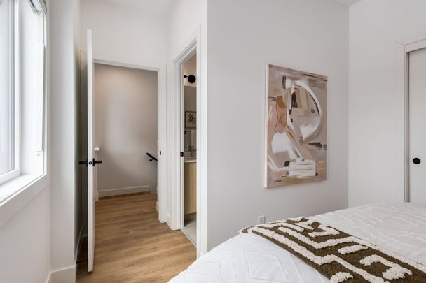 Pet-Friendly Modern 3 Bedroom Townhouse in Capitol Hill - Photo 1