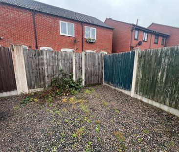 2 bedroom townhouse to rent - Photo 4