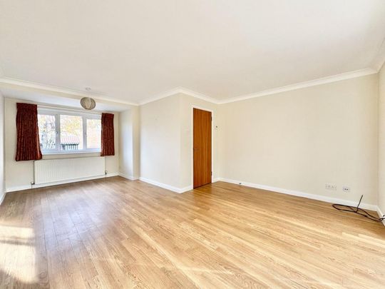 4 bedroom link detached house to rent - Photo 1