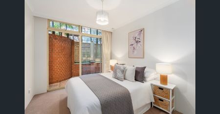 Elegant courtyard apartment in enviable location - Photo 4