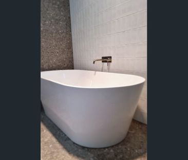 Modern Villa - Ready for Elegant Living! - Photo 2